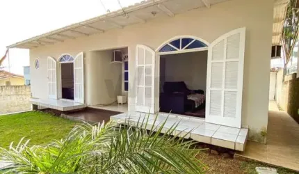 Casa 3 Dormitórios 1 Suíte com Edícula e Piscina em Içara (Averbada)
