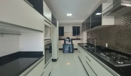 Maravilhoso apartamento com 202 m² 3 Suites 3 Vagas .