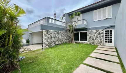 Sobrado em amplo terreno no Recanto de Portugal