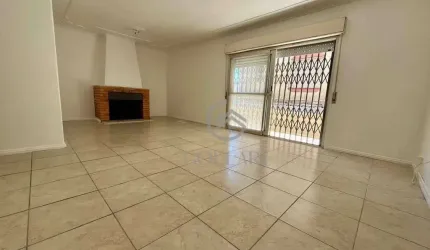 Amplo apartamento com 3 dormitórios no Porto