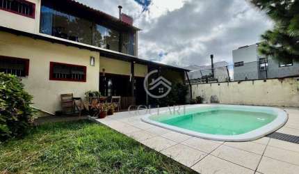 Casa com 2 pisoa no Recanto de Portugal