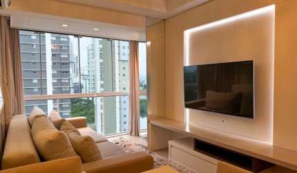 APARTAMENTO QUADRA MAR Á VENDA