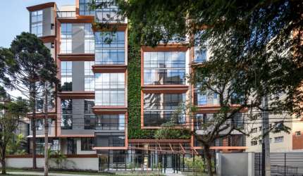 Lindo apartamento Garden com enorme espaço e jardim no Cabral Curitiba