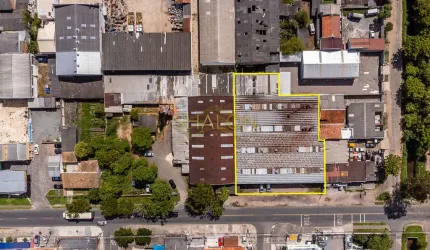 <p>Barracão no Boqueirão com 1.850m² em 2 terrenos, Zona de Serviço 1</p>