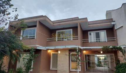 <p>CASA COM TERRENO, PEÇAS AMPLAS, PROXIMO AO PARQUE BACACHERI, RESIDENCIAL E COMERCIAL, AVERBADA, BACACHERI, TINGUI, CURITIBA, PR</p>