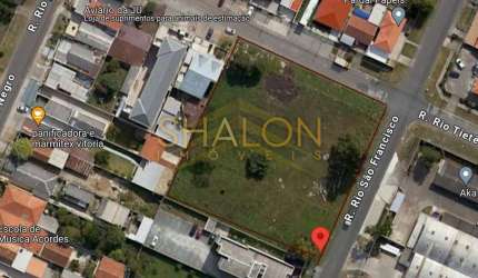 <p>TERRENO DE ESQUINA Á VENDA - 3.600 m² NO BAIRRO WEISSÓPOLIS - PINHAIS Á 200 DA AVENIDA IRAI E Á 1,9 KM DO AUTÓDROMO.</p>