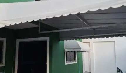 Casa com 4 quartos à venda na Rua Professor Newton Nascimento, Ipitanga, Lauro de Freitas por R$ 690.000