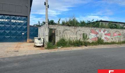 Terreno à venda na Rua Antônio Fagundes Pereira, Buraquinho, Lauro de Freitas por R$ 2.100.000