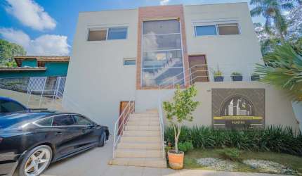Casa à venda na Rua México, Chácara dos Lagos, Carapicuíba - SP