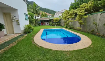 Casa à venda na Rua Isis Dias Oliveira, Recreio dos Bandeirantes, Rio de Janeiro - RJ