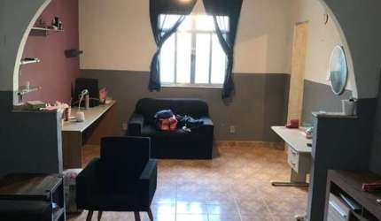 Casa à venda na Rua Barão de Tefé, Jardim Vinte e Cinco de Agosto, Duque de Caxias - RJ