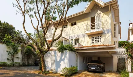 Casa à venda na Estrada Aldeia, Granja Viana, Cotia - SP