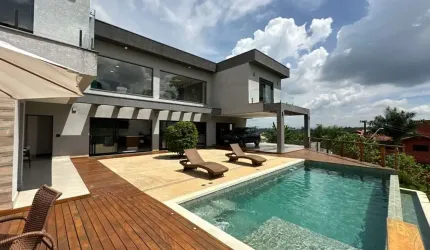 Casa à venda na Rua Grande Otelo, Jardim Indaiá, Embu das Artes - SP