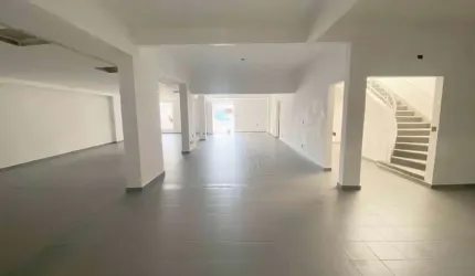 Casa Comercial para alugar na Avenida Adolfo Pinheiro, Santo Amaro, São Paulo - SP