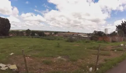 Terreno à venda na avenida Miguel sutil em Cuiabá MT