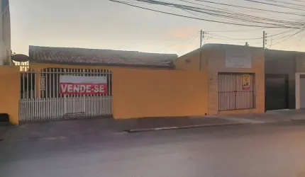 Terreno residencial a venda em ponto comercial no CPA II