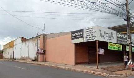 Barracão avenida Arquimedes Pereira Lima moinho próx beira rio material