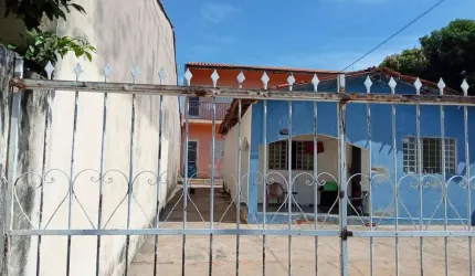 Casa com Kitnet a venda no bairro CPA III Cuiabá MT