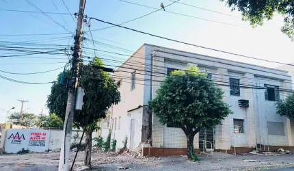 Esquina  comercial de esquina na Av. 15 de novembro Porto