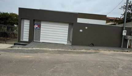 Casa reformada,03 dormitórios sendo 01 suíte, 02 garagem por R$480.000,00