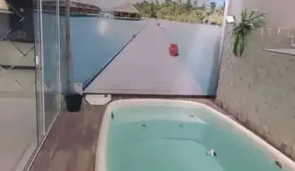 Vende-se Casa com Piscina no Condomínio Terra Nova