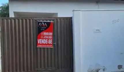 Vendo casa 03 quartos/suíte sala ampla garagem coberta por R$550.000,00