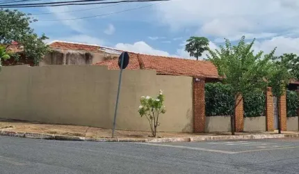 VENDO CASA TERREA RECEM-REFORMADA – BAIRRO SHANGRI-LÁ, CUIABÁ