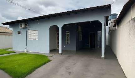 VENDE-SE Casa de esquina no CPA-2, a apenas 80 metros da Av.