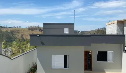 CASA NOVA COM DOIS ANOS DE CONSTRUÇÃO