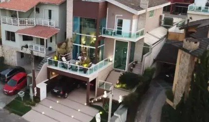 Casa a venda no Aruã!