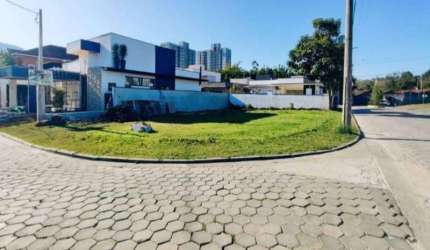 Terreno à venda localizado no Residencial Veredas em Mogi das Cruzes, totalmente plano com 358 metros.