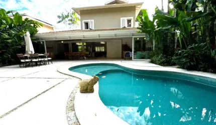 Casa em Condomínio com conceito de Clube na praia da Baleia, em São Sebastião.
