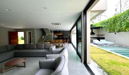 Casa de alto padrão para venda ou locação em Juquehy Litoral Norte SP.