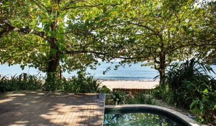 Casa a venda de frente ao mar no litoral de São Paulo. Casa para venda de frente ao mar em Toque Toque Grande. Casa a venda em São Sebastião.