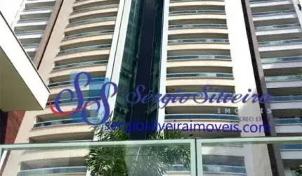 Amplo apartamento no Meireles com 4 suítes