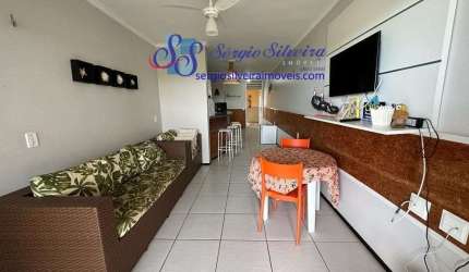 Apartamento mobiliado no Porto das Dunas com 3 quartos.