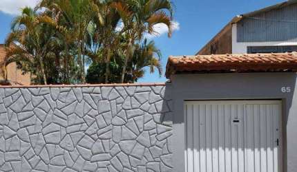 Casa com 3 dormitórios à venda, 196 m² por R$ 575.000,00 - Fátima III - Pouso Alegre/MG