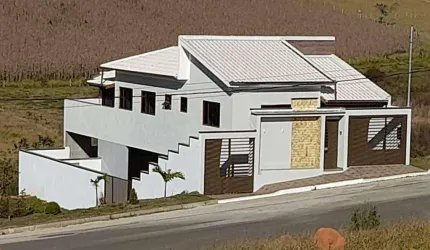 Casa com 3 dormitórios à venda, 200 m² por R$ 700.000,00 - Centro - Congonhal/MG