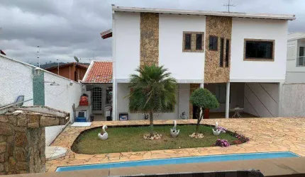 Sobrado com 3 dormitórios à venda, 242 m² por R$ 980.000,00 - Pousada dos Campos I - Pouso Alegre/MG