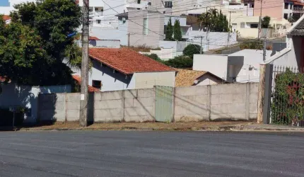 Terreno à venda, 388 m² por R$ 380.000,00 - Pousada dos Campos - Pouso Alegre/MG