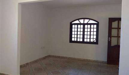 Casa com 3 dormitórios à venda por R$ 600.000,00 - Jardim Califórnia - Pouso Alegre/MG