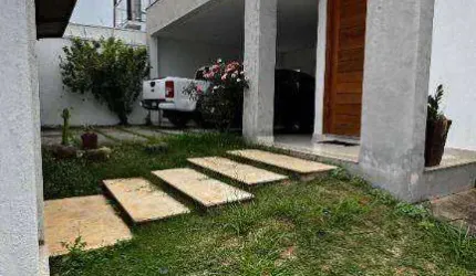 Casa com 3 dormitórios à venda, 220 m² por R$ 2.500.000 - Colinas de Santa Bárbara - Pouso Alegre/MG