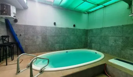 casa c/ 3 quartos (1 suíte), todo mobiliado, piscina aquecida, 158 m² cpnstrução, jardim oriental, maringá