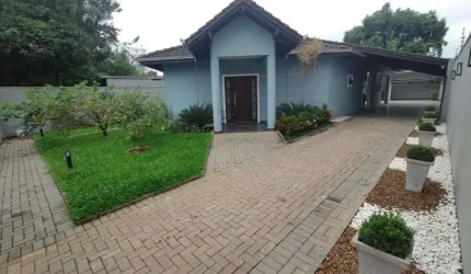 Casa para Venda em Joinville, Bucarein, 4 dormitórios, 4 suítes, 5 banheiros, 3 vagas