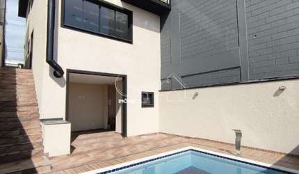 Imperdível oportunidade: Casa à venda em Cajamar-SP, bairro Portais (Polvilho) com 3 quartos, 1 suíte, 2 salas, 3 banheiros, 2 vagas e 132,92 m².