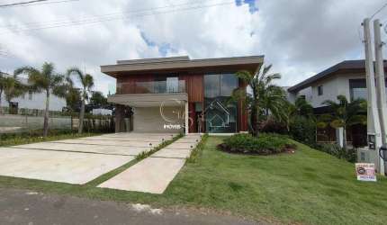 Imponente residência à venda em condomínio exclusivo Portal Japy Golf Club: 5 quartos, 5 suítes, 3 salas, 7 banheiros, 4 vagas e 535m².