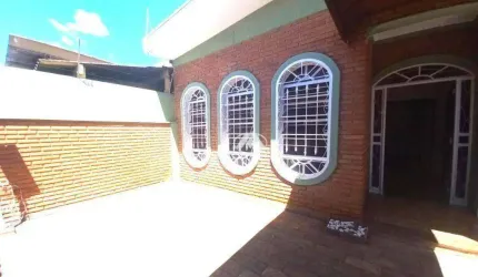 Casa em excelente localização no Bairro Jd. Bandeirantes, 20metros da Av 13 de Maio com 224,90m² de área útil.