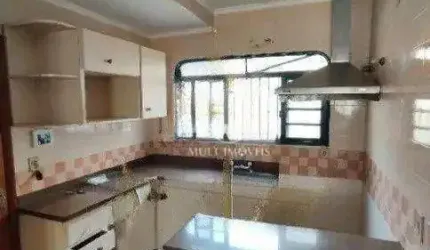Excelente Sobrado Residencial/Comercial no Bairro Jardim América com 405m² de terreno e 315m² de área construída.