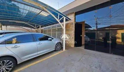 Casa Comercial em excelente localização no Bairro Jd. América, 2 quadras da Av. Presidente Vargas com 227m² de área útil,