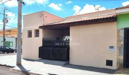 Casa Térrea localizada no Bairro Campos Elísios, 178m² de área útil.
